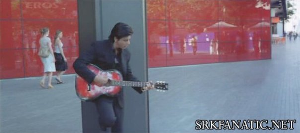 Маленькие гостевые роли SRK )) X_d8fb470c